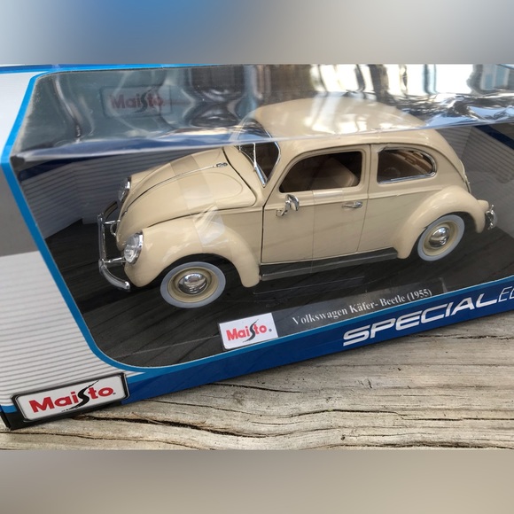 1:18 Scale MAISTO 1955 VW Volkswagen Beetle Bug Car White Off White Special Ed - Picture 4 of 9